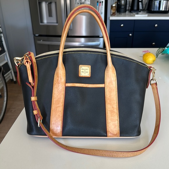 Dooney & Bourke purse - Picture 1 of 3